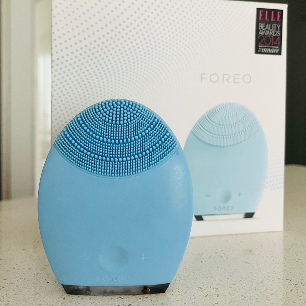 Foreo LUNA for combination skin